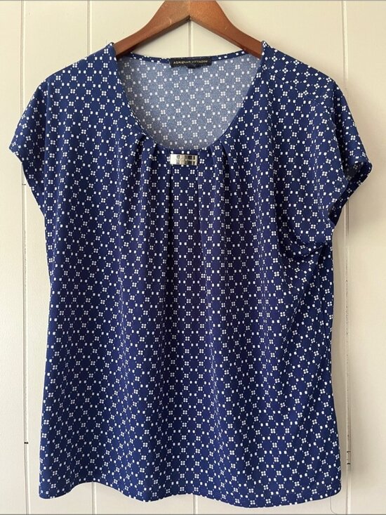 Tops - Navy and White Geometric Short-Sleeve Blouse